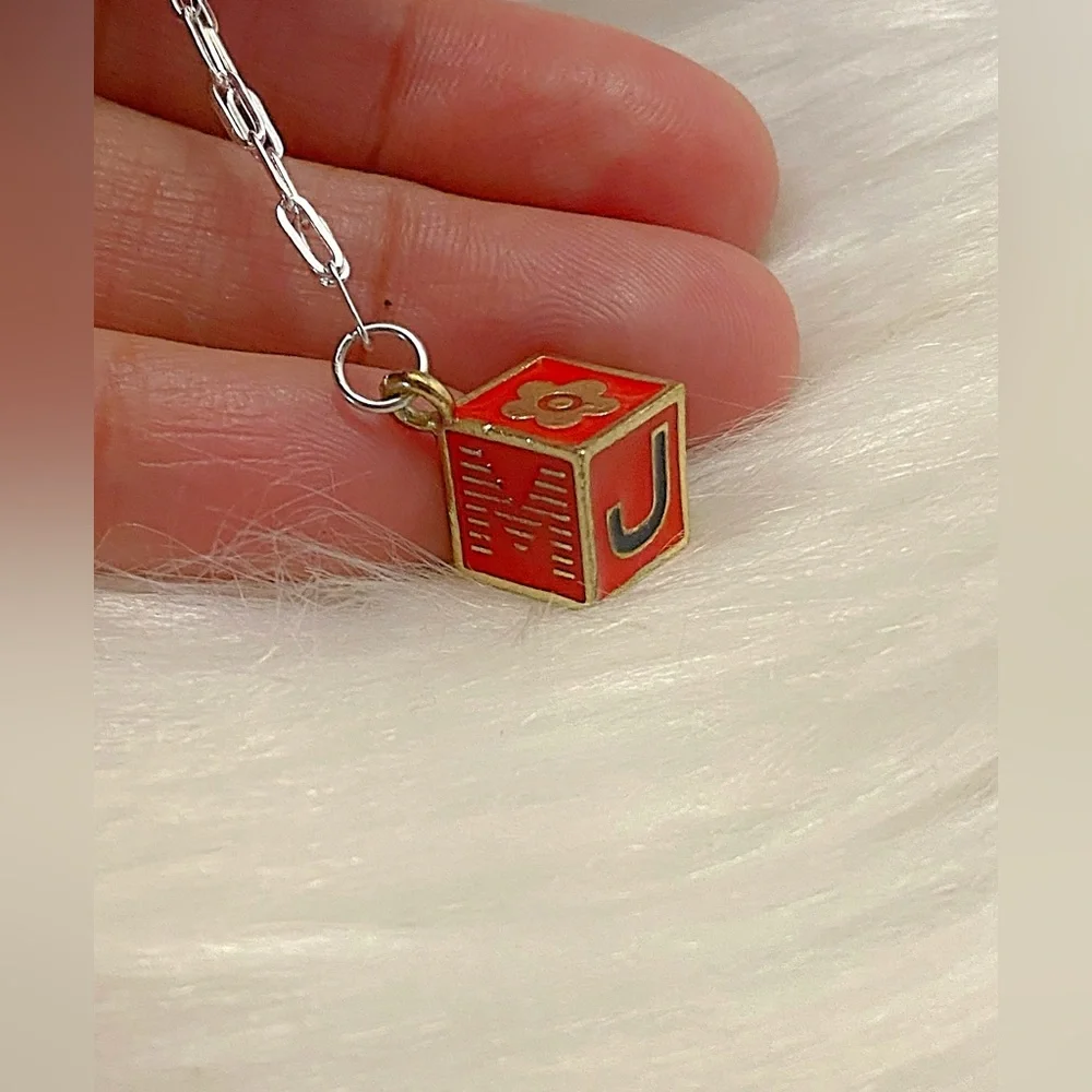 LV ZIPPER-PULL RED AND VIOLET WITH PAVOI 14K PLATED AND MARC JACOBS CUBE - Picture 7 of 12